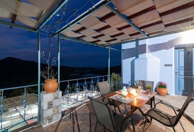 Sarakinas Residences