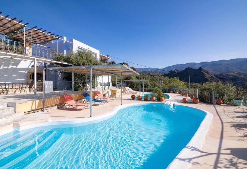 Sarakinas Residences