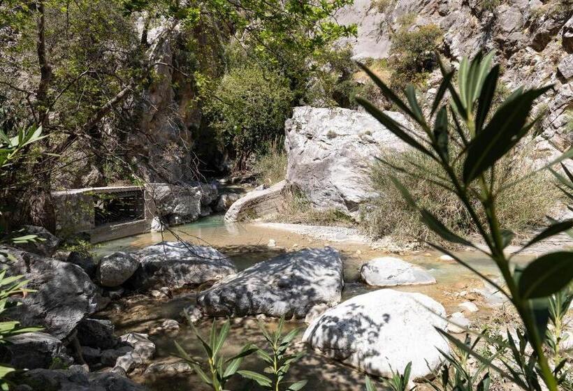 Sarakinas Residences