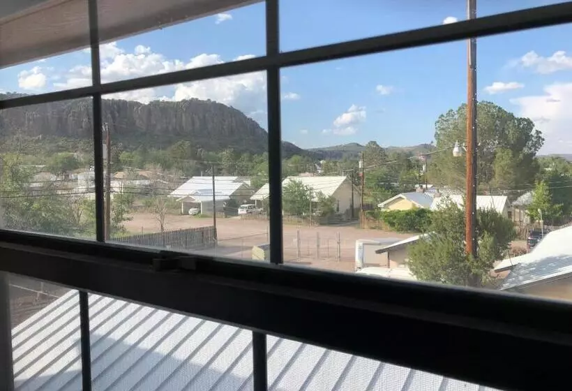 Aamiaismajoitus (B&B) Fort Davis Drug Store