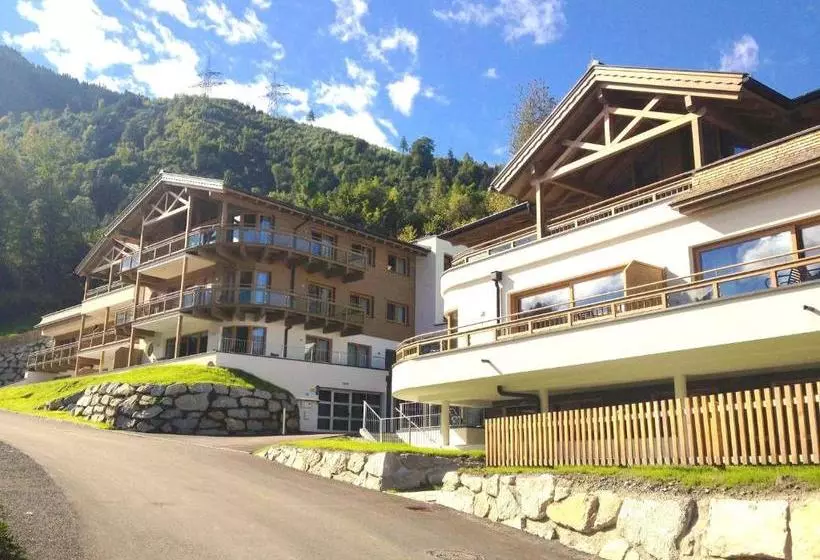 هتل Kaprun Glacier Estate