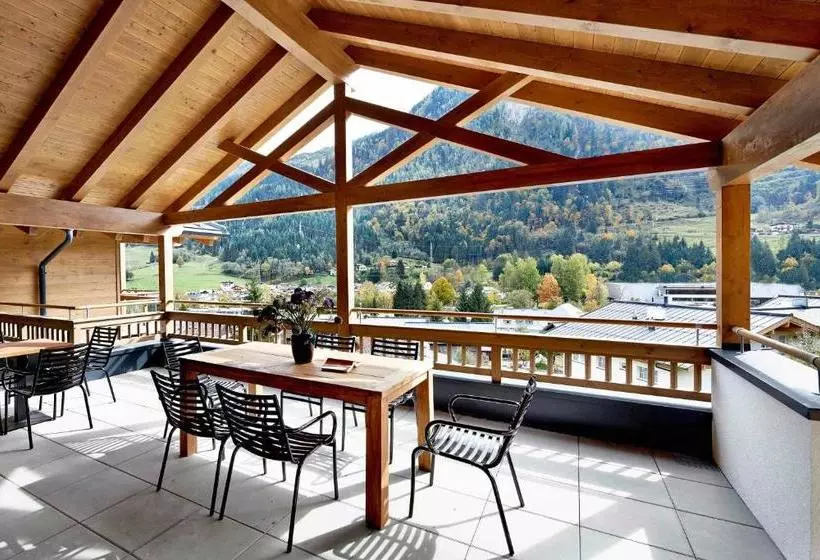 هتل Kaprun Glacier Estate