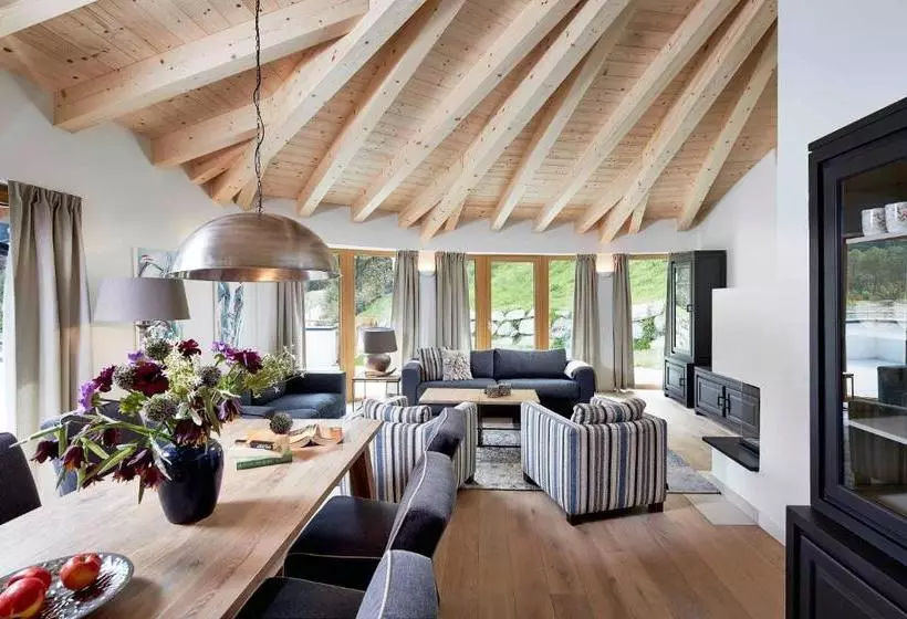 هتل Kaprun Glacier Estate