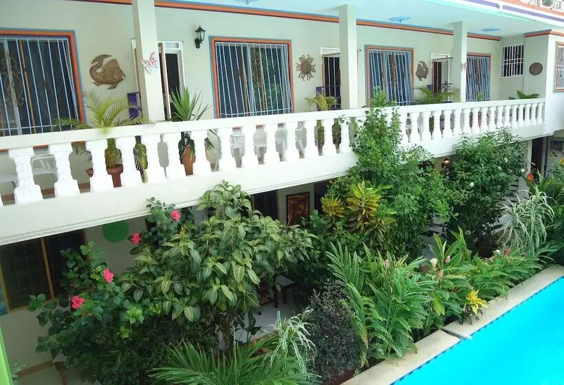 هتل L Amitié Hôtel