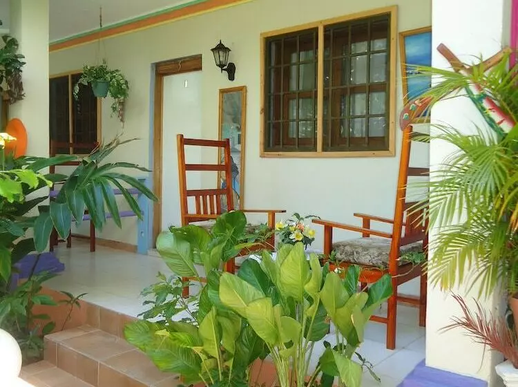 هتل L Amitié Hôtel