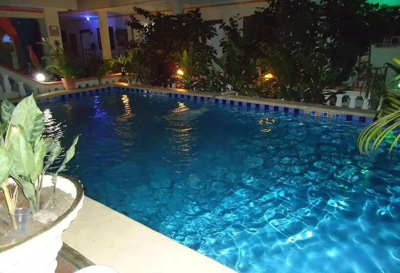 هتل L Amitié Hôtel