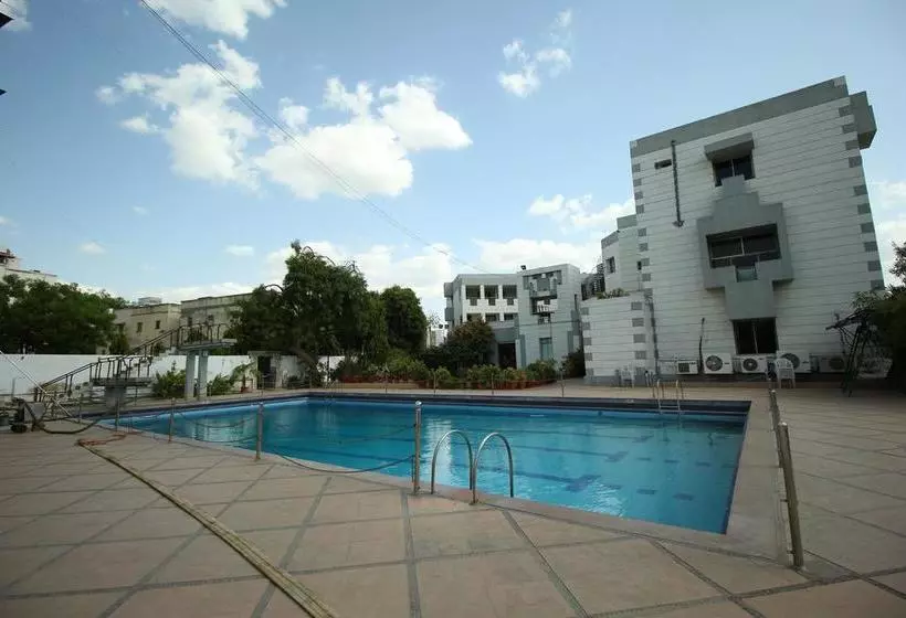 هتل Oyo 5054 Sunnstep Club