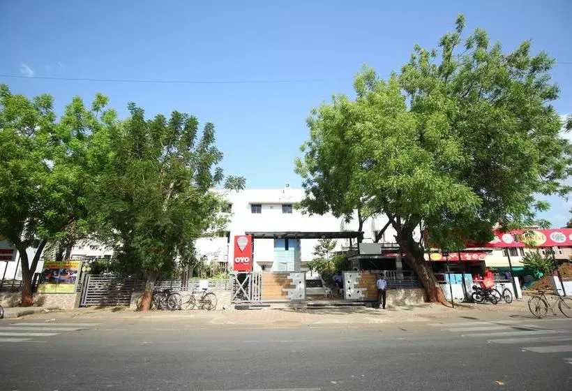 هتل Oyo 5054 Sunnstep Club