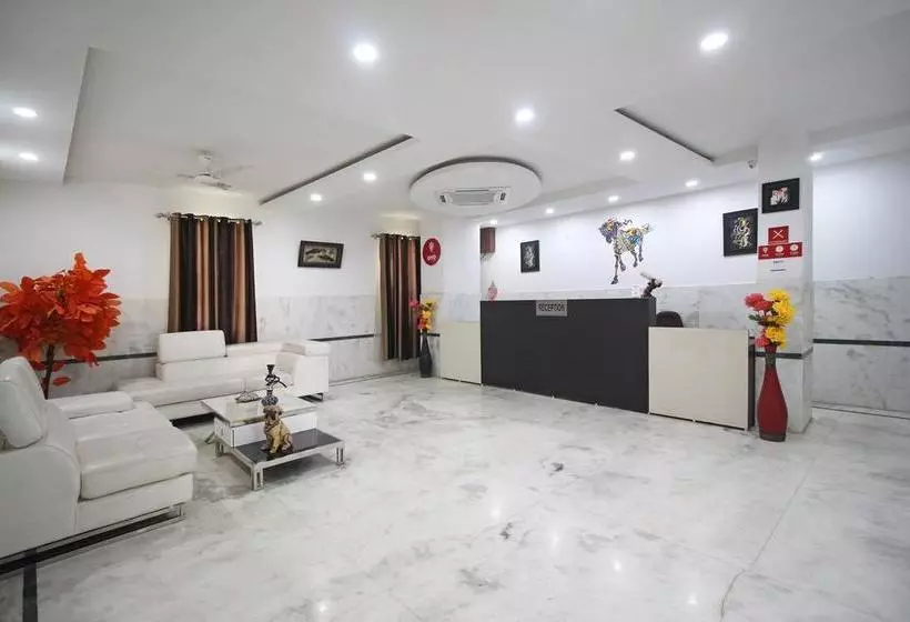 ホテル Super Collection O Sector 110 Noida