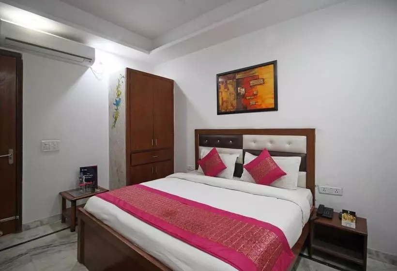 ホテル Super Collection O Sector 110 Noida