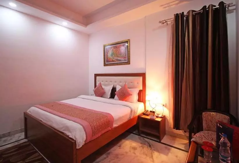 ホテル Super Collection O Sector 110 Noida