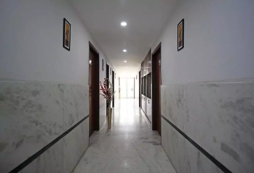 ホテル Super Collection O Sector 110 Noida