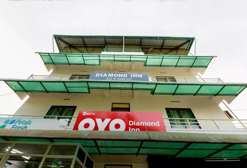 ホテル Oyo 8273 Diamond Inn