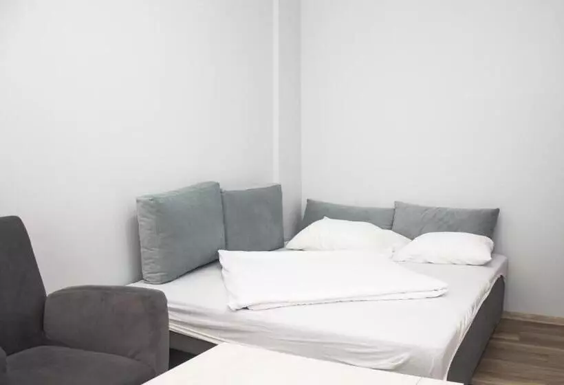 Motel Aura
