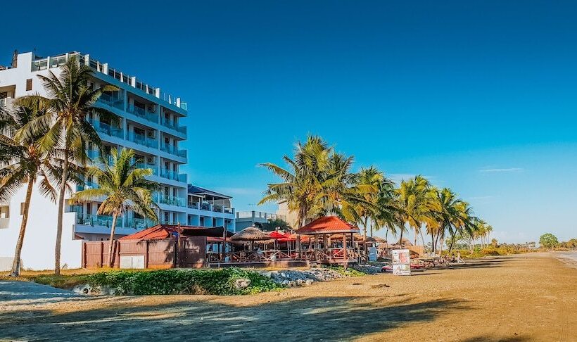 Ramada Suites By Wyndham Wailoaloa Beach Fiji