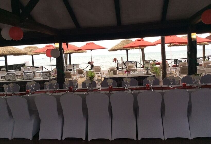 Ramada Suites By Wyndham Wailoaloa Beach Fiji