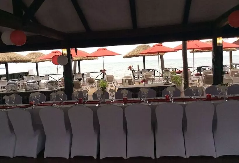 Ramada Suites By Wyndham Wailoaloa Beach Fiji