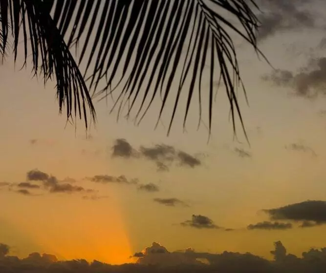 Ramada Suites By Wyndham Wailoaloa Beach Fiji