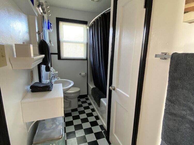 Shirley S Bed And Breakfast