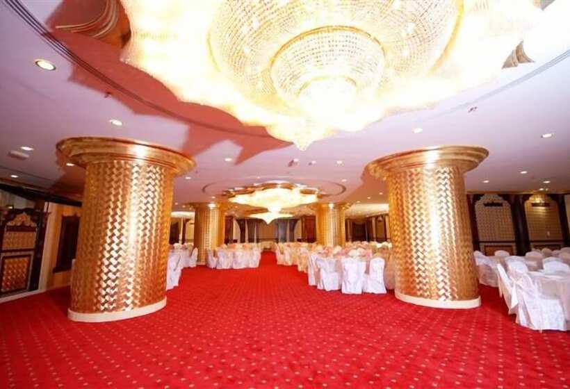 Al Bustan Tower Hotel Suites