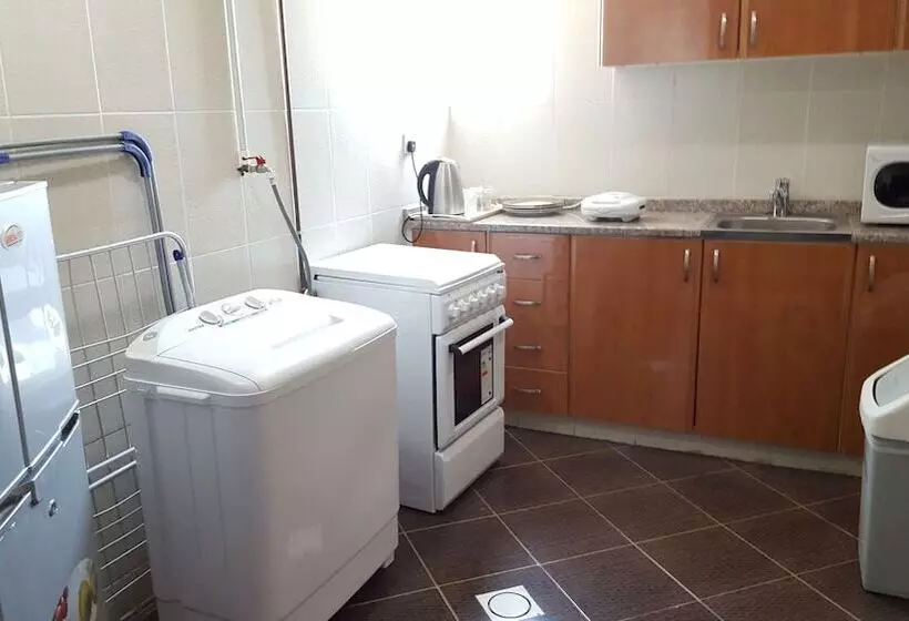 Al Bustan Tower Hotel Suites