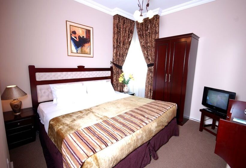 Al Bustan Tower Hotel Suites