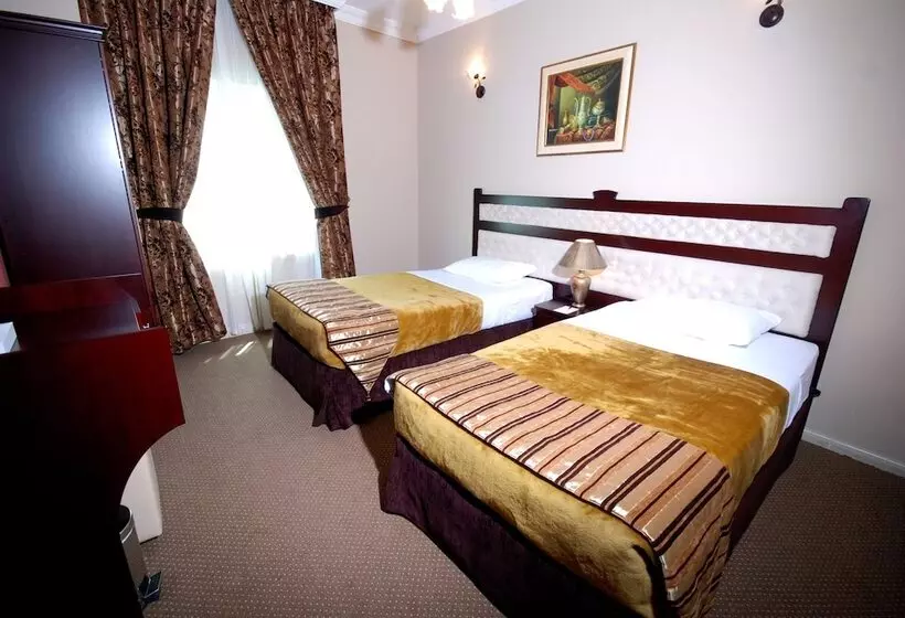 Al Bustan Tower Hotel Suites