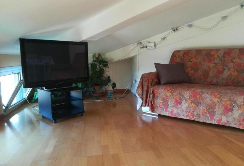 تختخواب و صبحانه Mansarda Raggio Di Sole