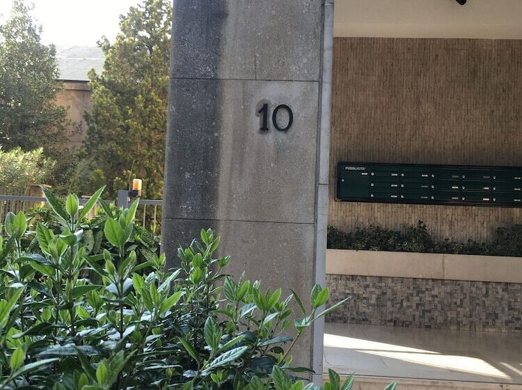 تختخواب و صبحانه Simoni 10