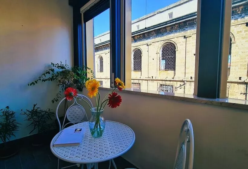 تختخواب و صبحانه Cassaro261