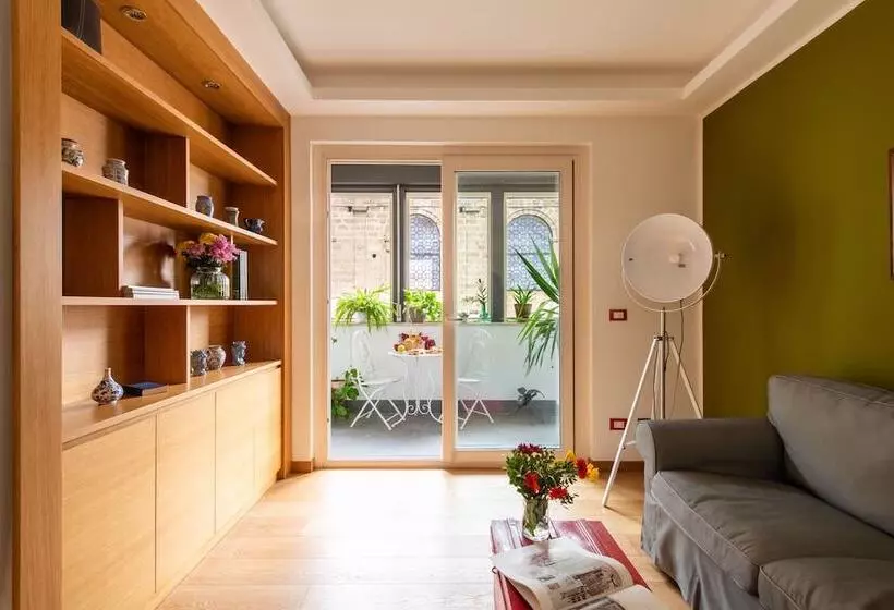 تختخواب و صبحانه Cassaro261