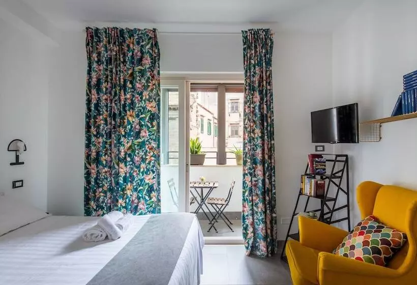 تختخواب و صبحانه Cassaro261