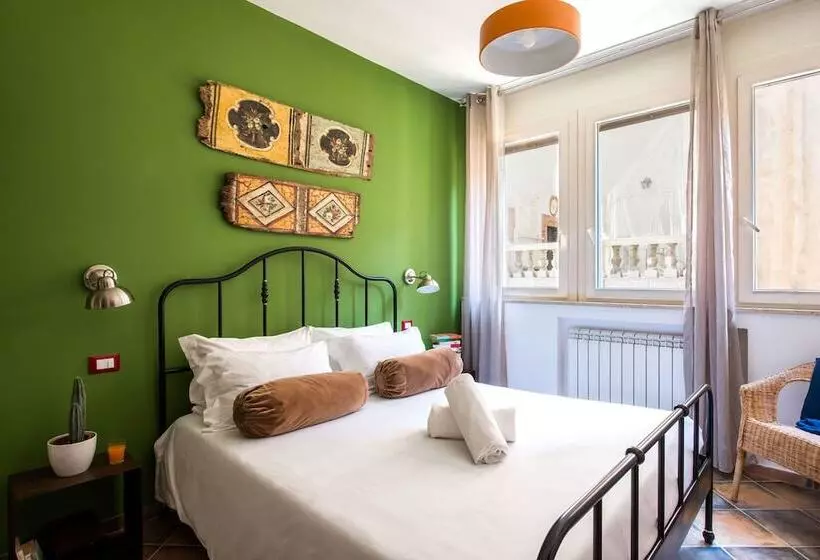 تختخواب و صبحانه Cassaro261