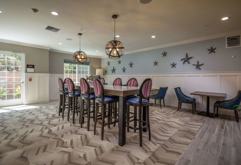 Aristocrat Hotel, Bw Signature Collection