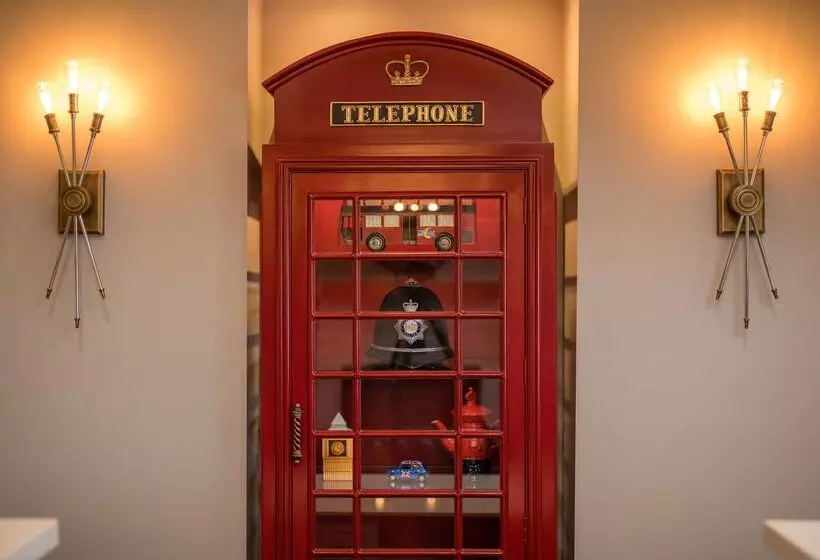 Aristocrat Hotel, Bw Signature Collection