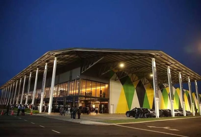 Hotelli De Houz   Trefoil Setia Alam Home Stay