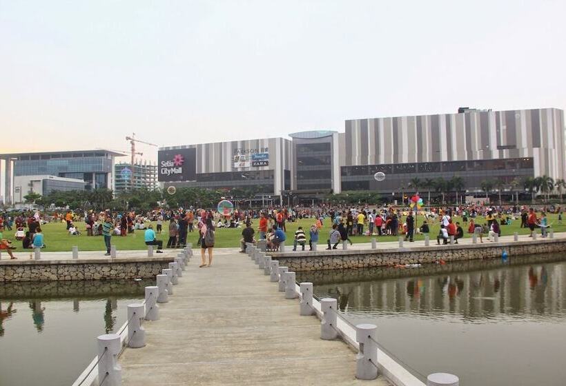 فندق De Houz   Trefoil Setia Alam Home Stay