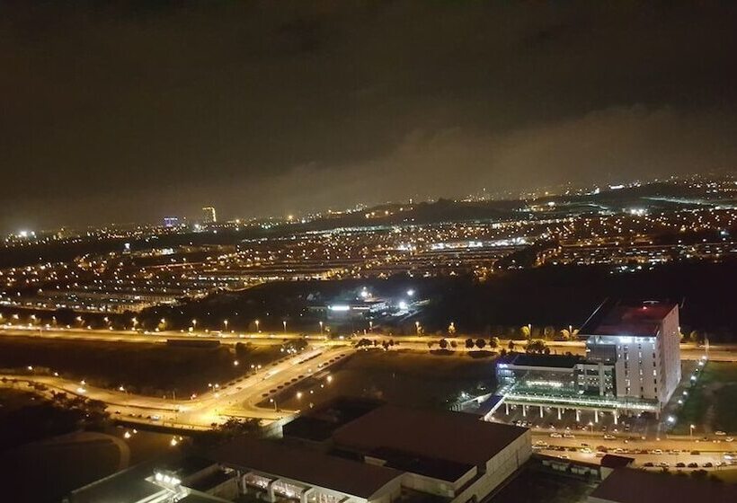 فندق De Houz   Trefoil Setia Alam Home Stay