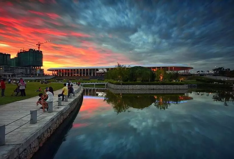 Hotelli De Houz   Trefoil Setia Alam Home Stay