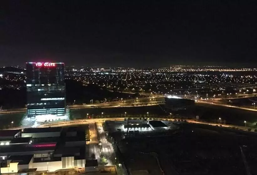 Hotelli De Houz   Trefoil Setia Alam Home Stay