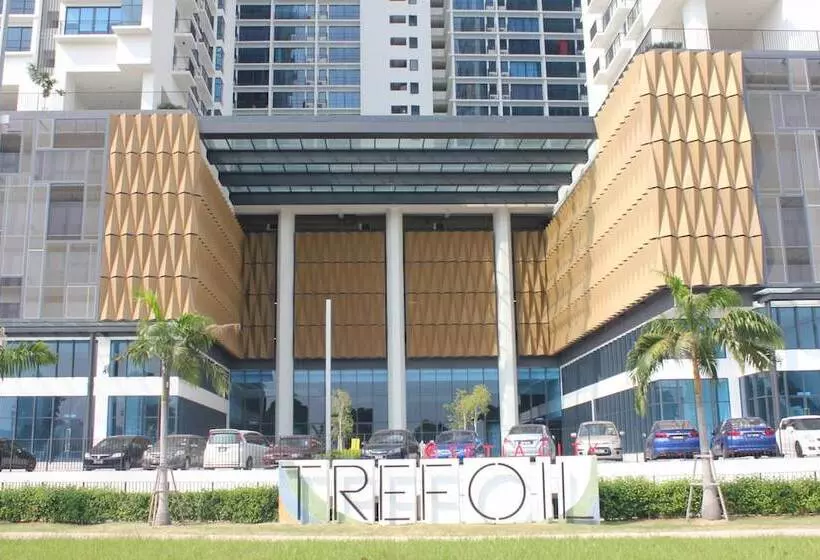 Hotelli De Houz   Trefoil Setia Alam Home Stay