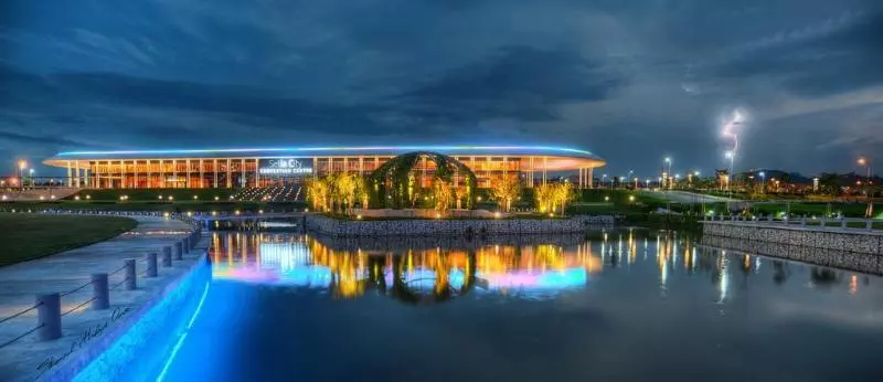 Hotelli De Houz   Trefoil Setia Alam Home Stay