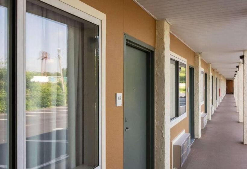 فندق Econo Lodge East Ridge