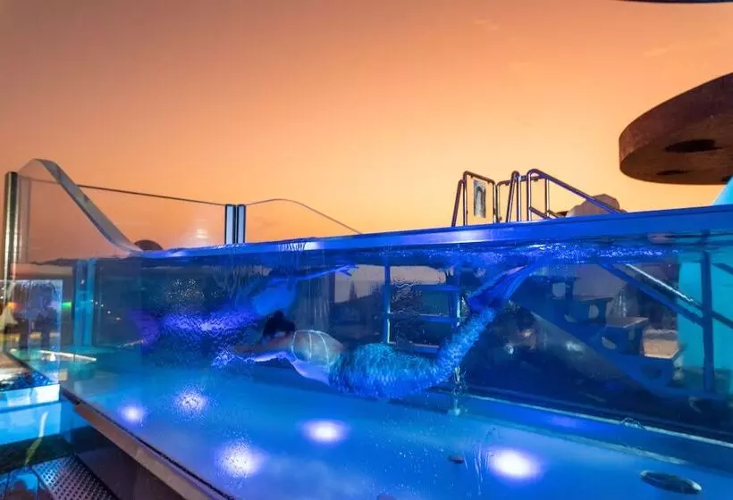 ホテル Gf Victoria