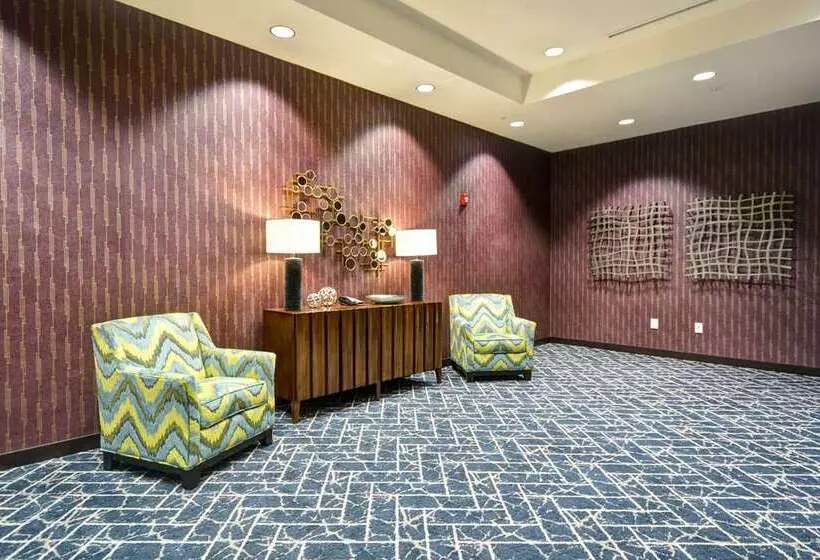 هتل Homewood Suites By Hilton Rocky Mount