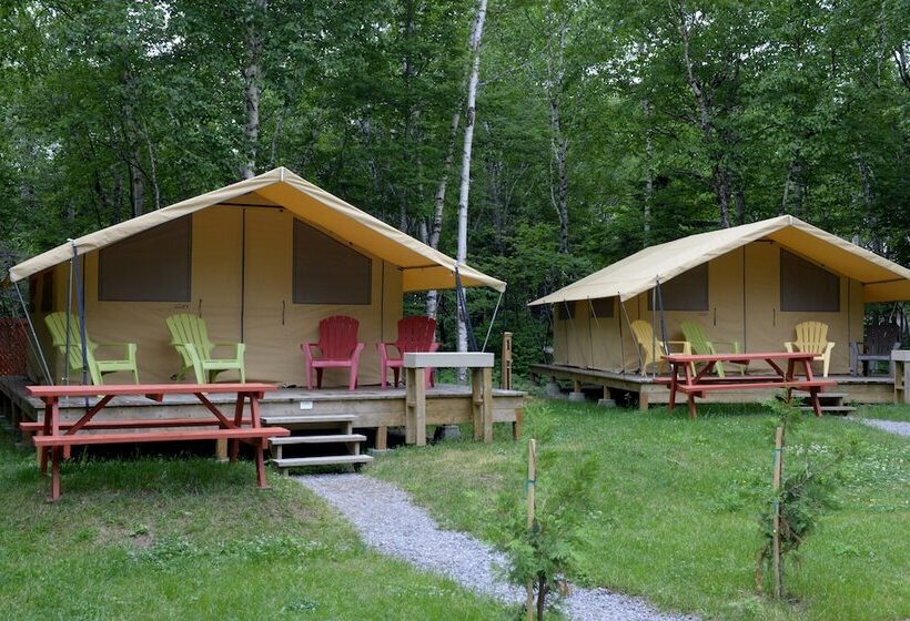 فندق Les Prets A Camper Du Camping Tadoussac