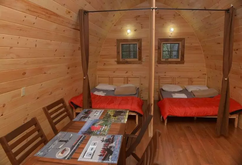 Hotelli Les Prets A Camper Du Camping Tadoussac