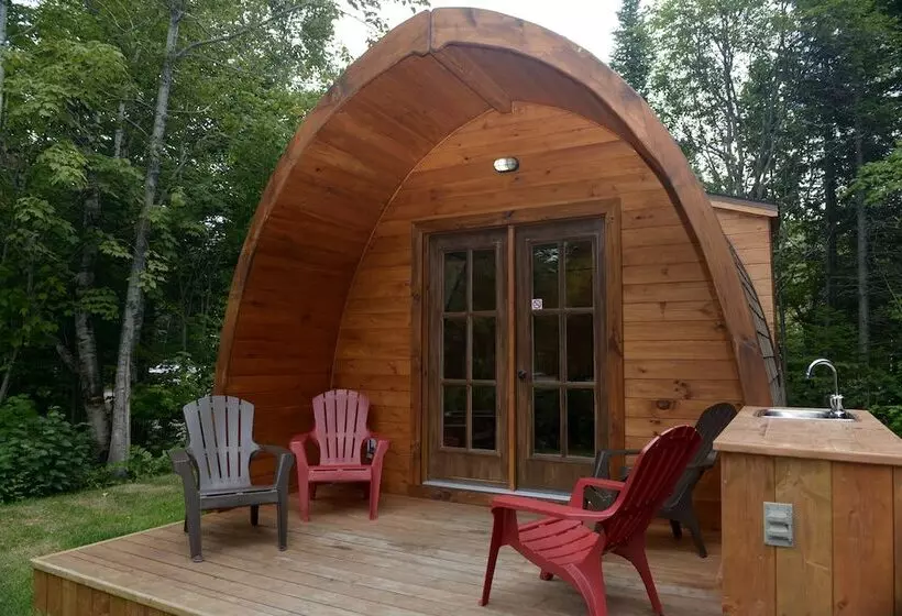 Hotelli Les Prets A Camper Du Camping Tadoussac