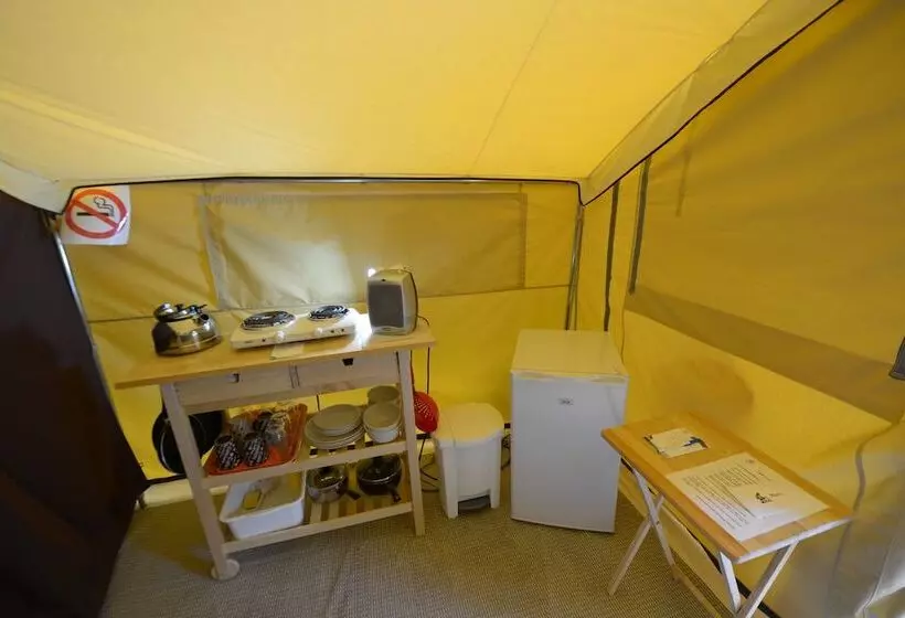 Hotelli Les Prets A Camper Du Camping Tadoussac