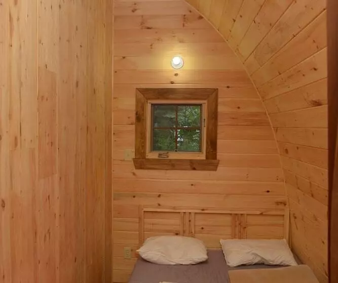 Hotelli Les Prets A Camper Du Camping Tadoussac